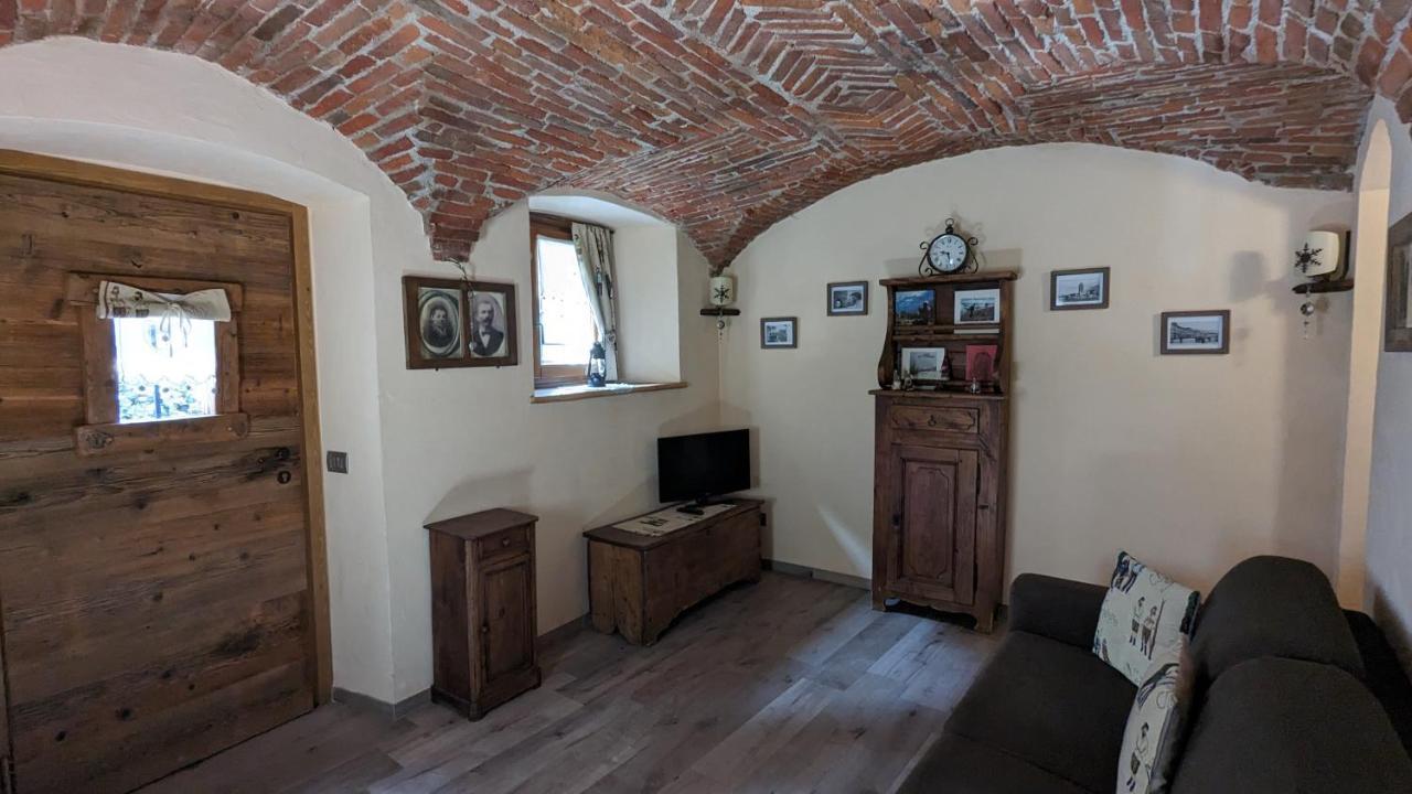 Maison Du Pont Romain Aosta Buitenkant foto